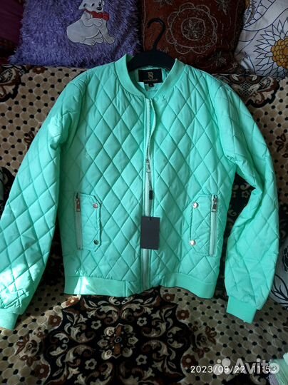 Бомбер женский