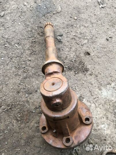 Цапфа поворотная со ступицей юмз