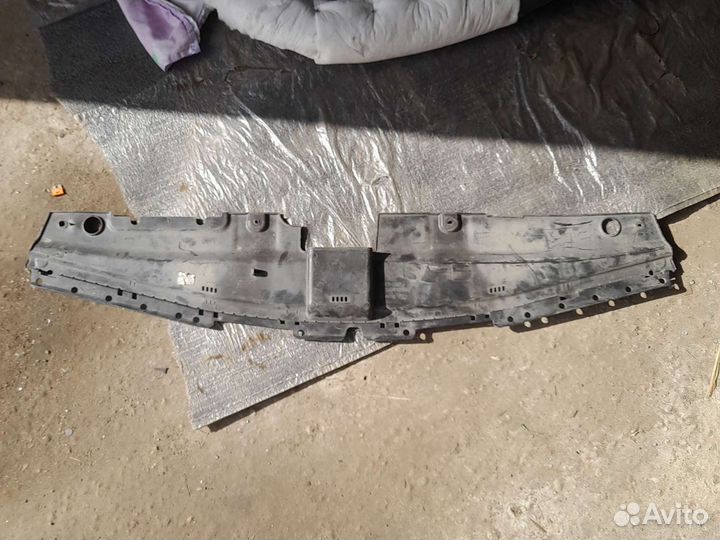 Накладка замка капота Хендай Солярис рестайлинг