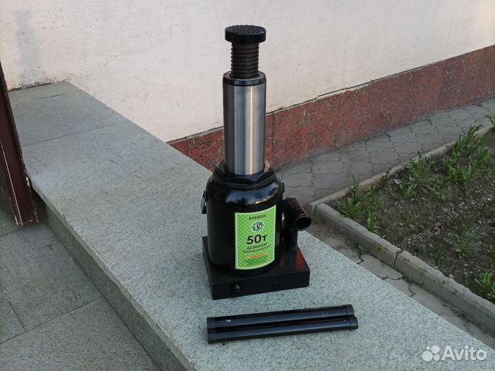 Домкрат бутылочный гидравлический 50 т