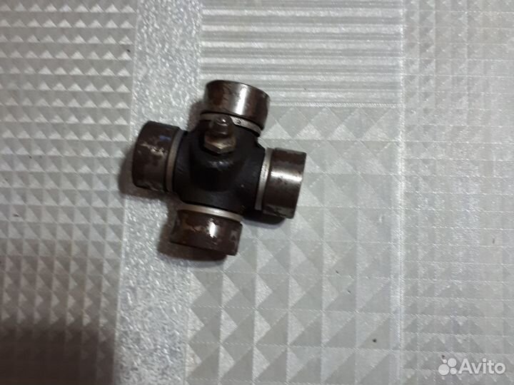 Крестовина кардана Москвич 412