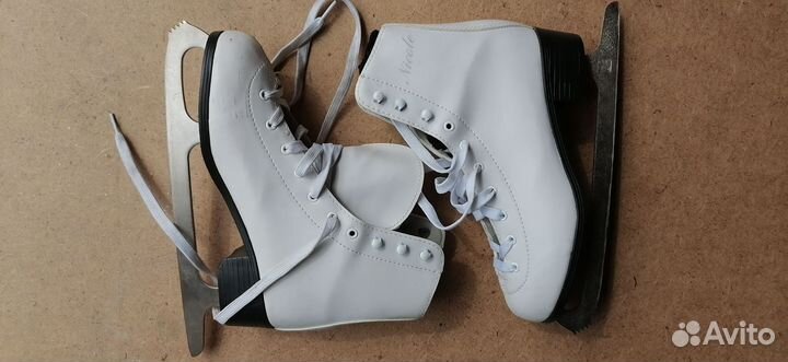 Коньки фигурные 40 размер