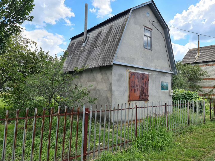Дом 25 м² на участке 5 сот.