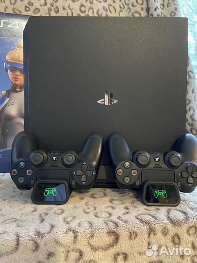 Sony PS4 pro/1tb/2 геймпада и игры