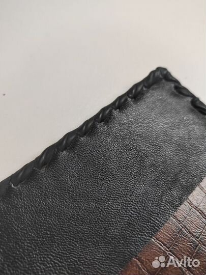 Кожаная обложка на паспорт ручной работы