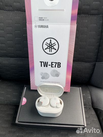 Yamaha TW-E7B белые внутриканальные наушники