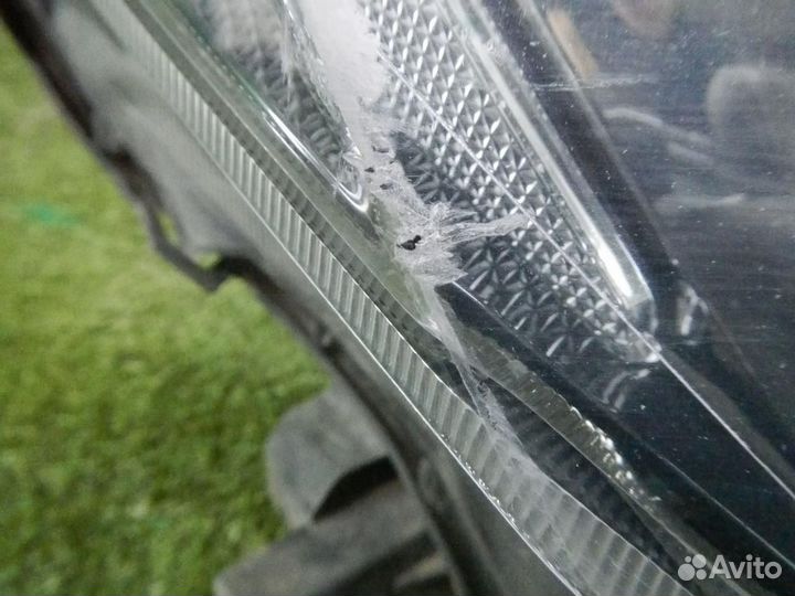 Фара правая Toyota RAV4