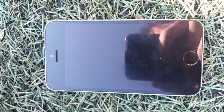 iPhone SE, 32 ГБ