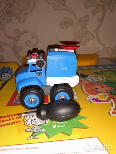 Разборные полицейские машинки и трактор-пила