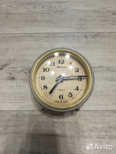 Будильник Севани часы Sevani СССР