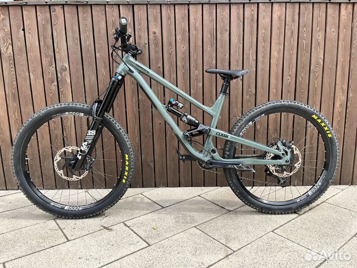 Commencal Clash Essential Keswick Green 2022