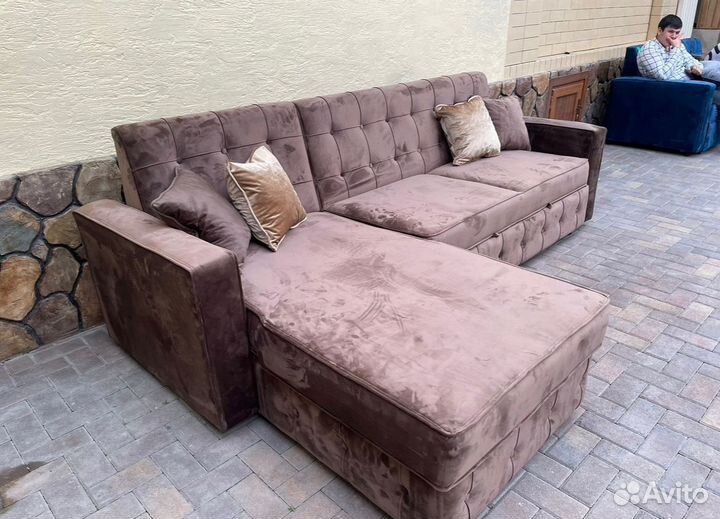 Диван с оттоманкой