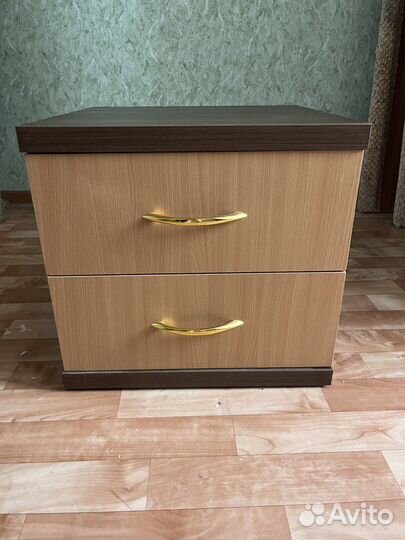 Тумба прикроватная