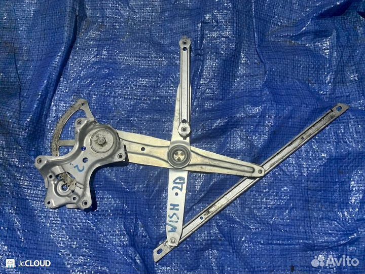 Стеклоподъемник на toyota wish ZGE20 2zrfae