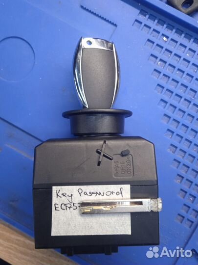 Замок зажигания Mersedes 2115452308