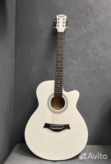Гитара Белая