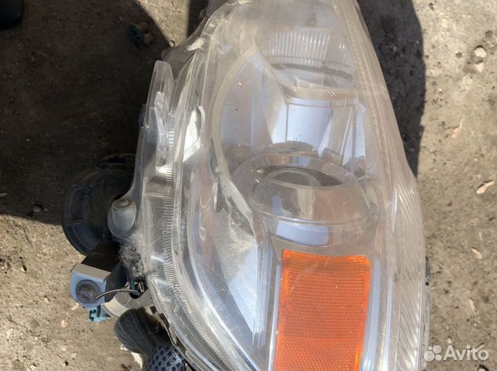 Левая фара Митсубиси ASX