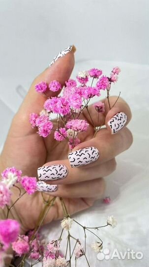 Лаковые полоски для маникюра