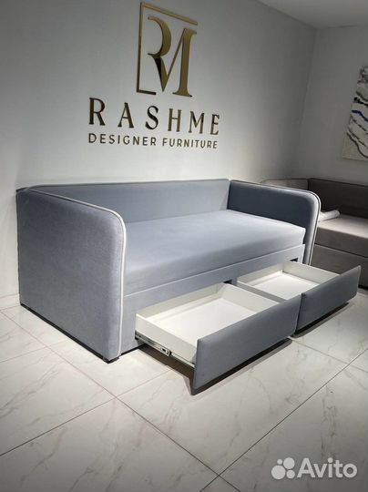 Детская кровать с ящиками 