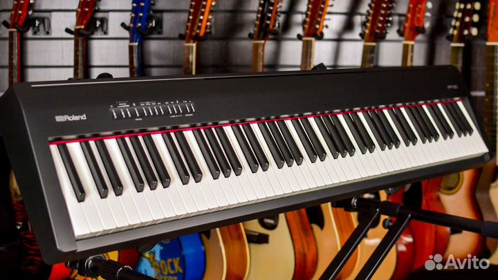 Цифровое пианино Roland + Аксессуары