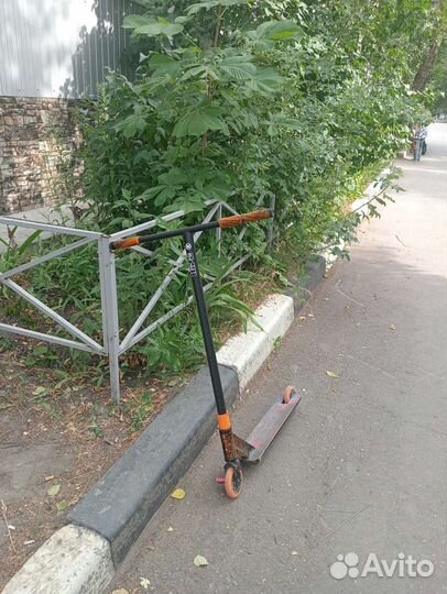 Трюковой самокат полустрит