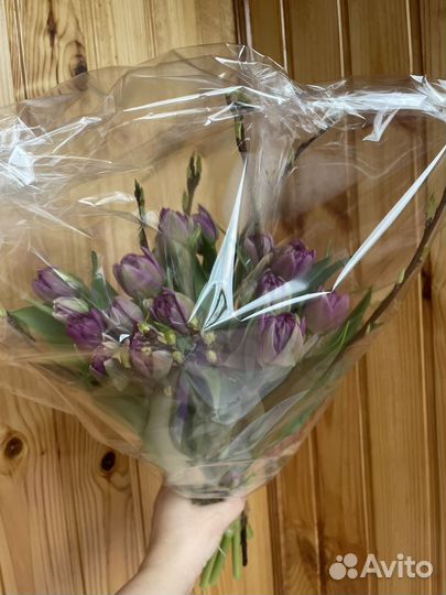 Букеты тюльпаны с ветками