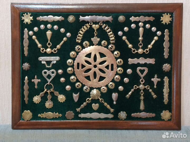 10 панно со старинными предметами