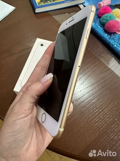 Телефон iPhone 8 64 gb