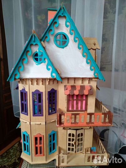 Домик кукольный с мебелью
