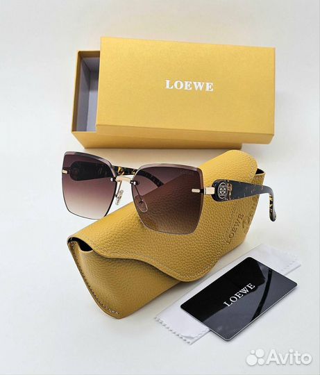 Солнцезащитные очки женские Loewe