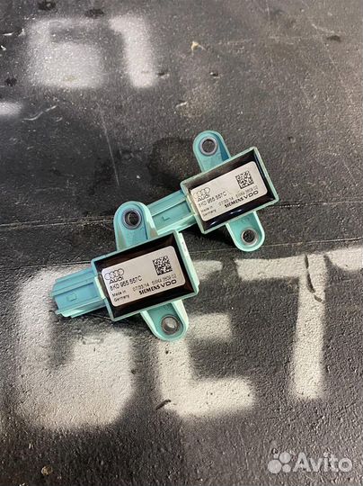 Датчик удара #: 1725 Audi A5 8T