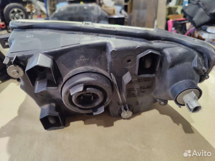 Фары Mitsubishi pajero pinin