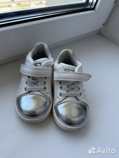 Кроссовки для девочки