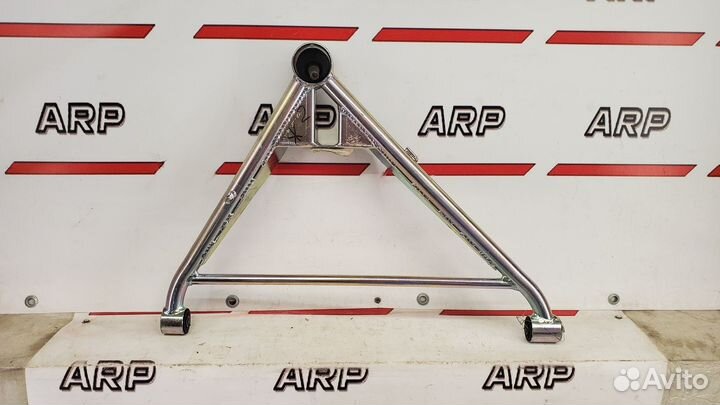 Поперечный рычаг подвески Opel Speedster 2001-2005