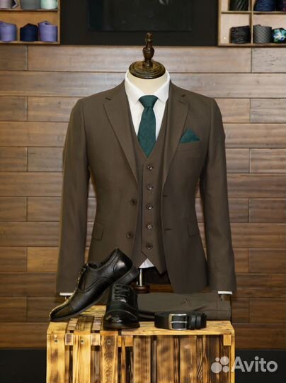 Мужской классический костюм тройка