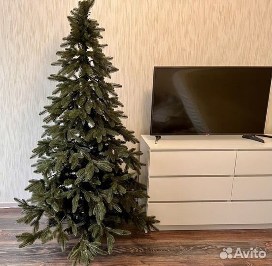 Елка искусственная