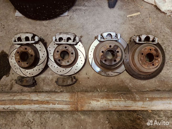 Комплект суппортов с дисками Subaru 5x100
