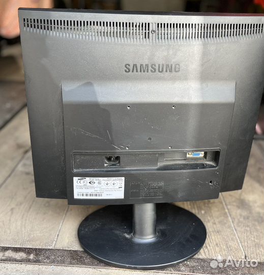 Монитор Samsung