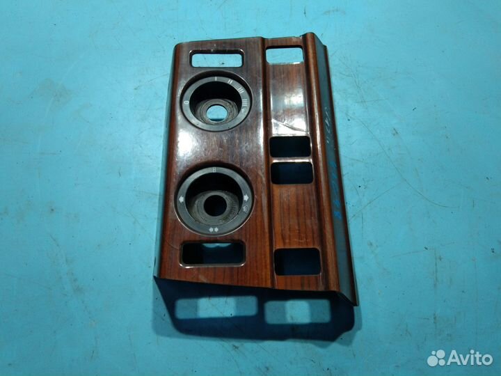 Накладка блока отопителя для Mercedes-Benz W124