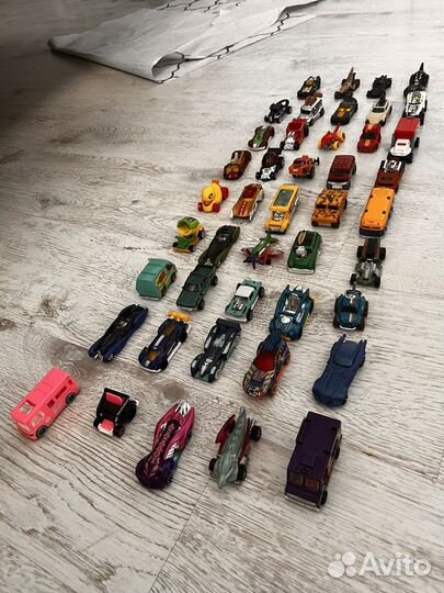 Hot wheels машинки