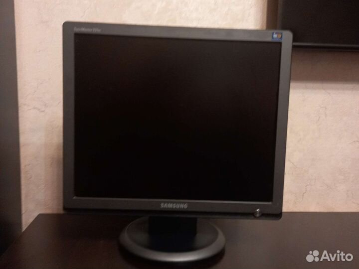 Монитор Samsung