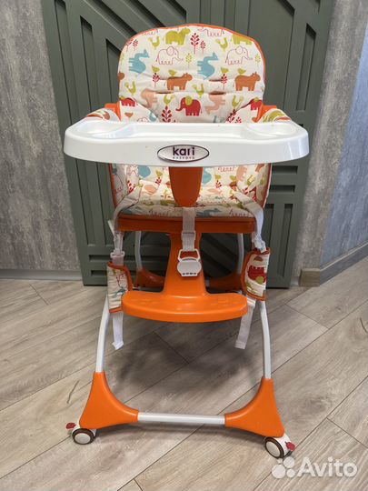 Стульчик для кормления на колесиках