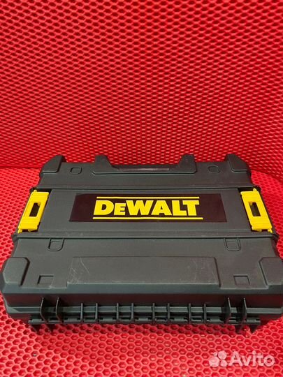 Шуруповерт dewalt 45/52N.m 1/1 13mm