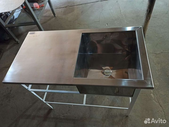 Мойка нержавеющая с рабочей поверхностью 530х1000