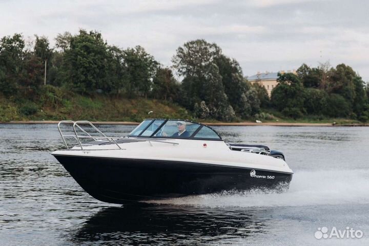 Катер Phoenix 560