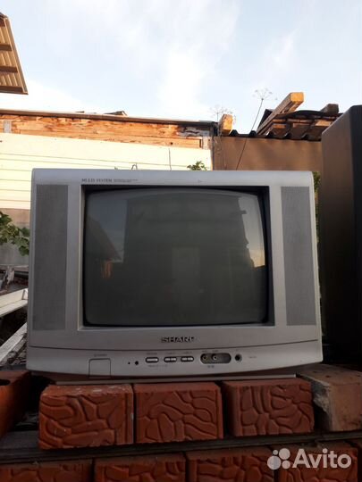 Телевизор бу JVC и sharp