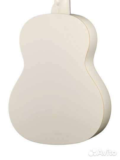 Классическая гитара с чехлом Ortega R121WH