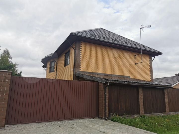 Дом 215,8 м² на участке 12 сот.