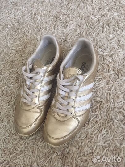 Кроссовки Adidas