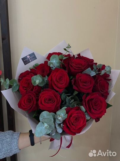 Доставка цветов. Букет из красных роз Эквадор